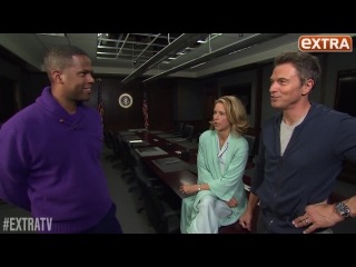 Extra Hangs with Téa Leoni and Tim Daly on Set of Madam Secretary